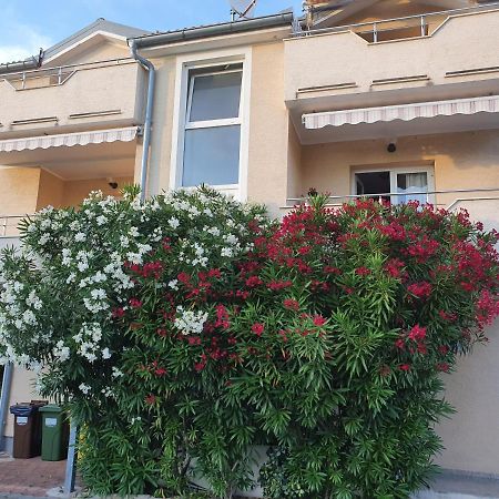 Apartments Zoretic มาลินสกา ภายนอก รูปภาพ