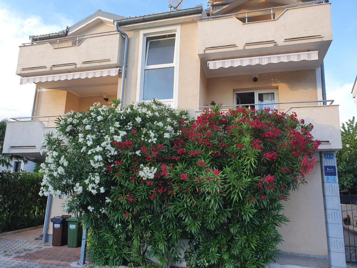 Apartments Zoretic มาลินสกา ภายนอก รูปภาพ