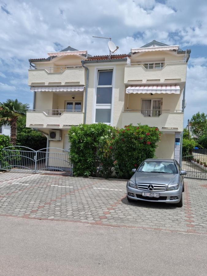 Apartments Zoretic มาลินสกา ภายนอก รูปภาพ