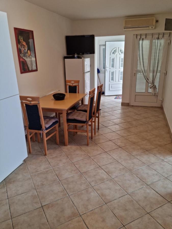 Apartments Zoretic มาลินสกา ภายนอก รูปภาพ